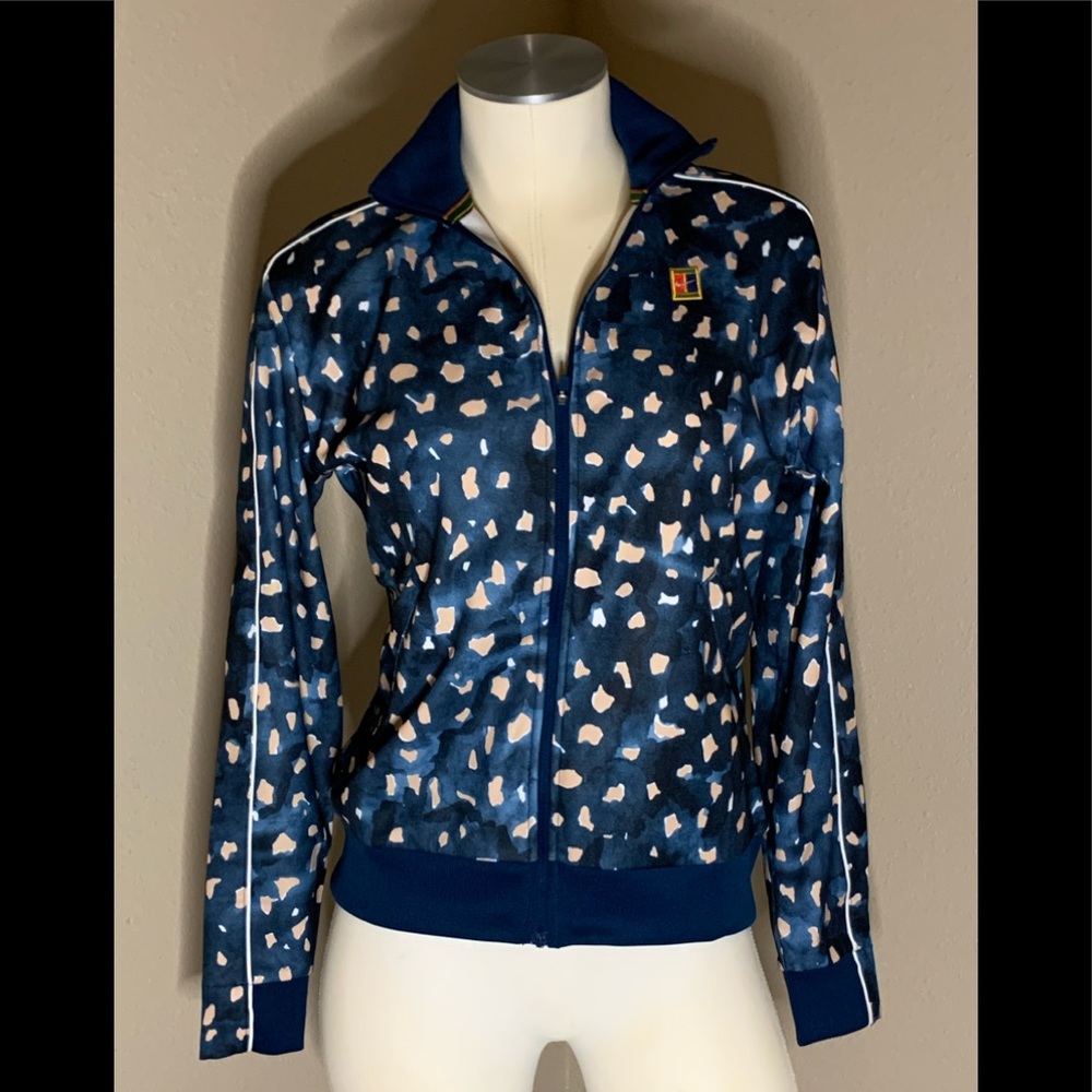 Women’s Nike Dri-Fit Blue Jacket Size Small Like New Condition